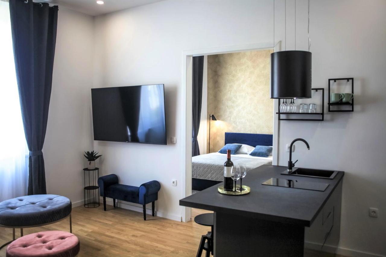 Hedone City Luxury Apartments With Free Parking プーラ エクステリア 写真