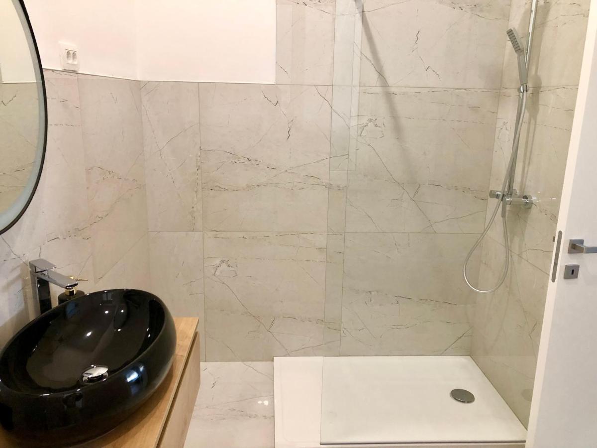 Hedone City Luxury Apartments With Free Parking プーラ エクステリア 写真