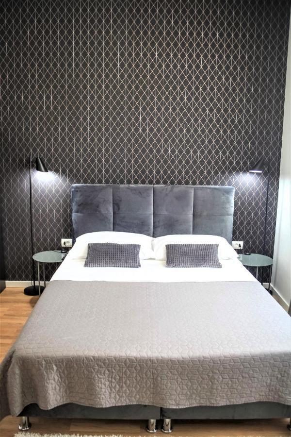 Hedone City Luxury Apartments With Free Parking プーラ エクステリア 写真